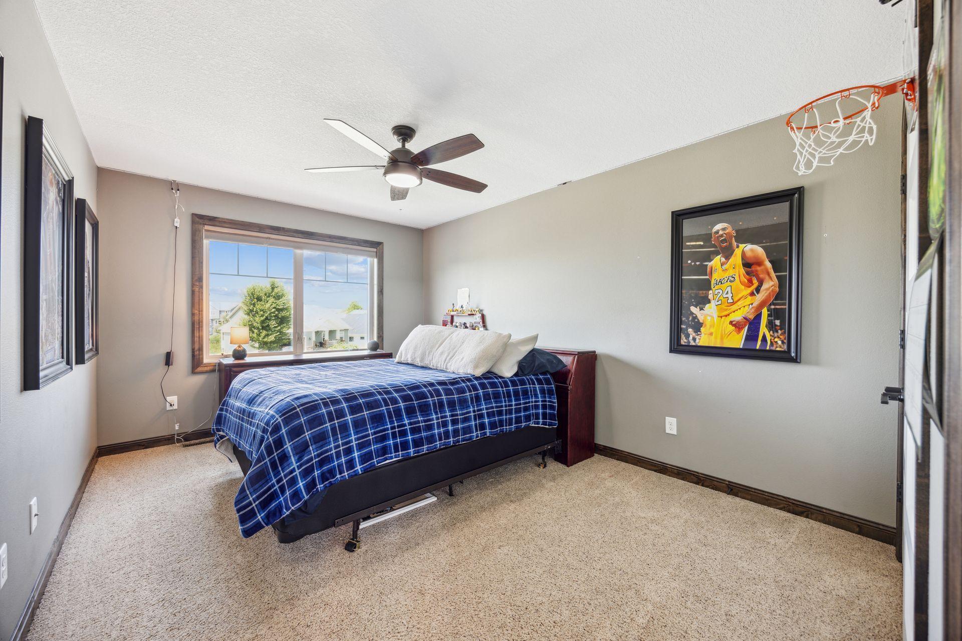 3400 Old Creek Way NE