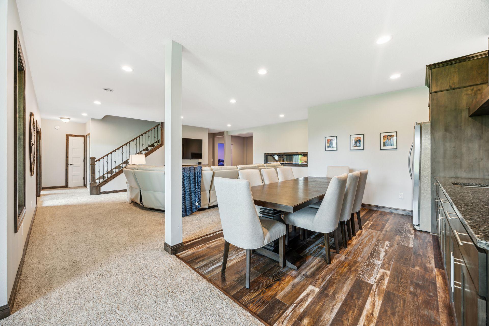 3400 Old Creek Way NE