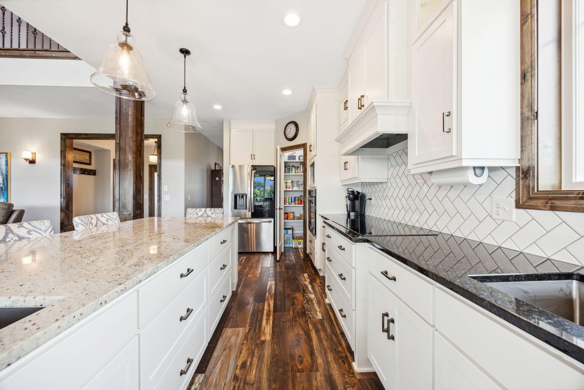 3400 Old Creek Way NE