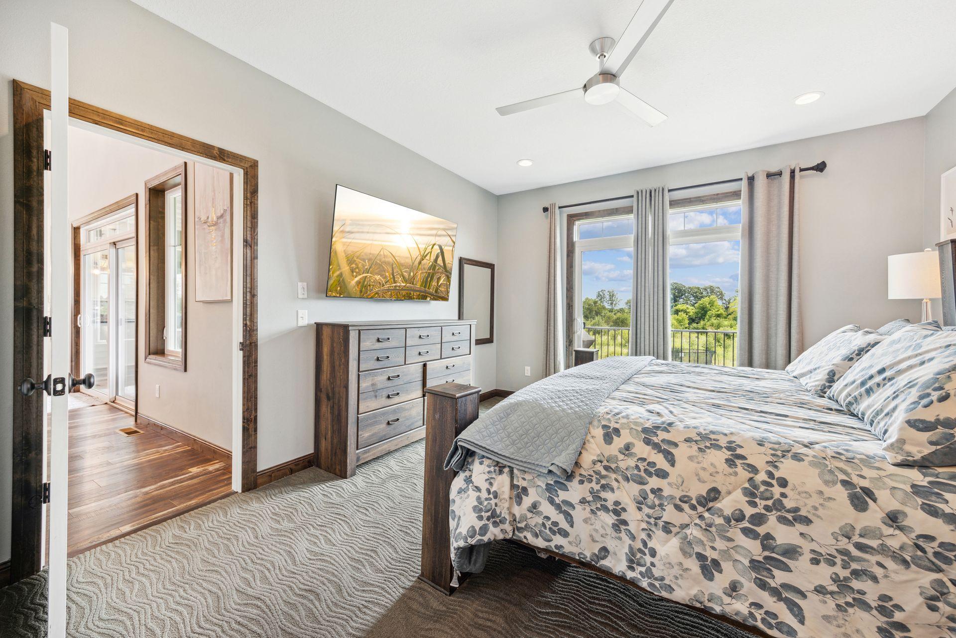 3400 Old Creek Way NE