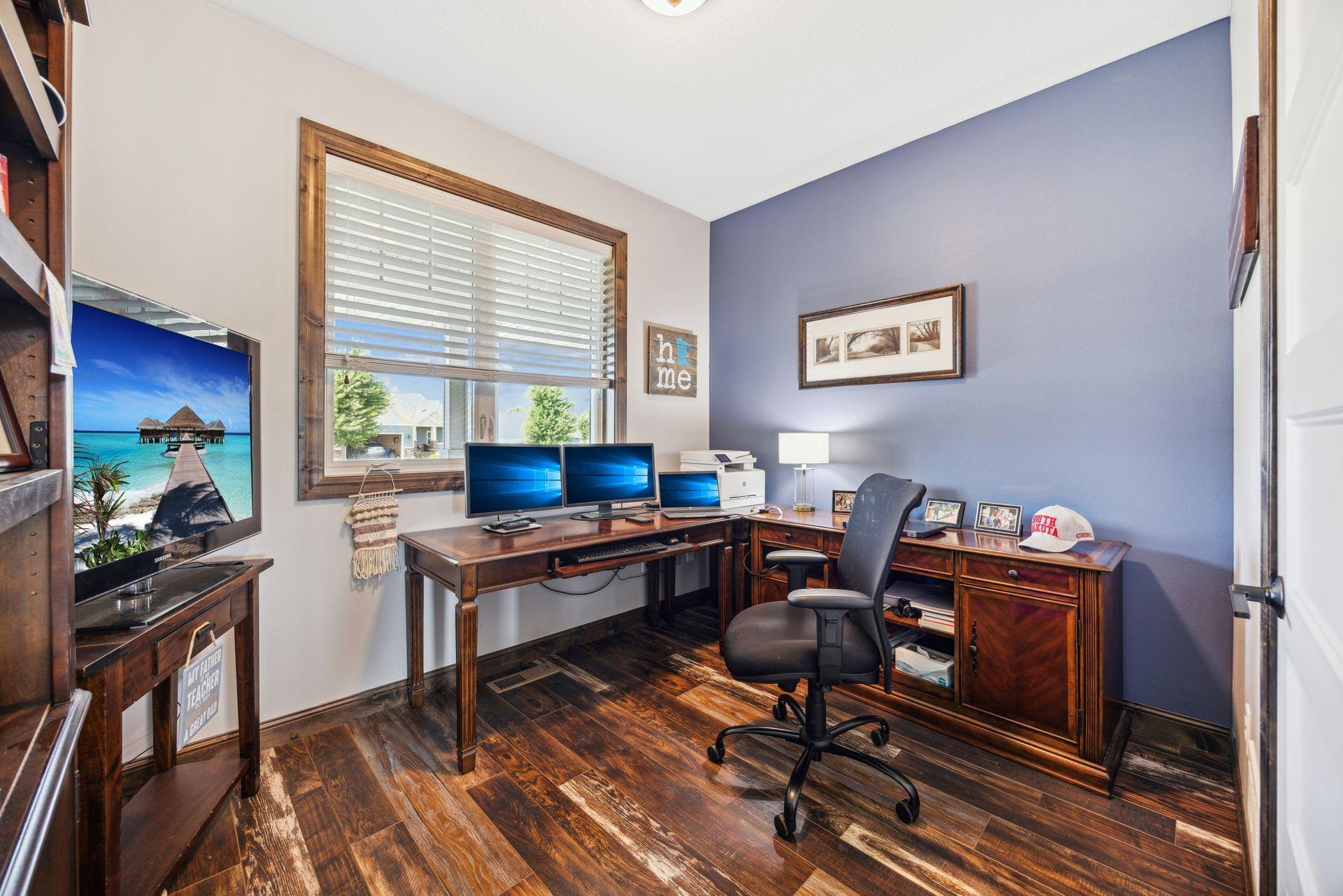 3400 Old Creek Way NE