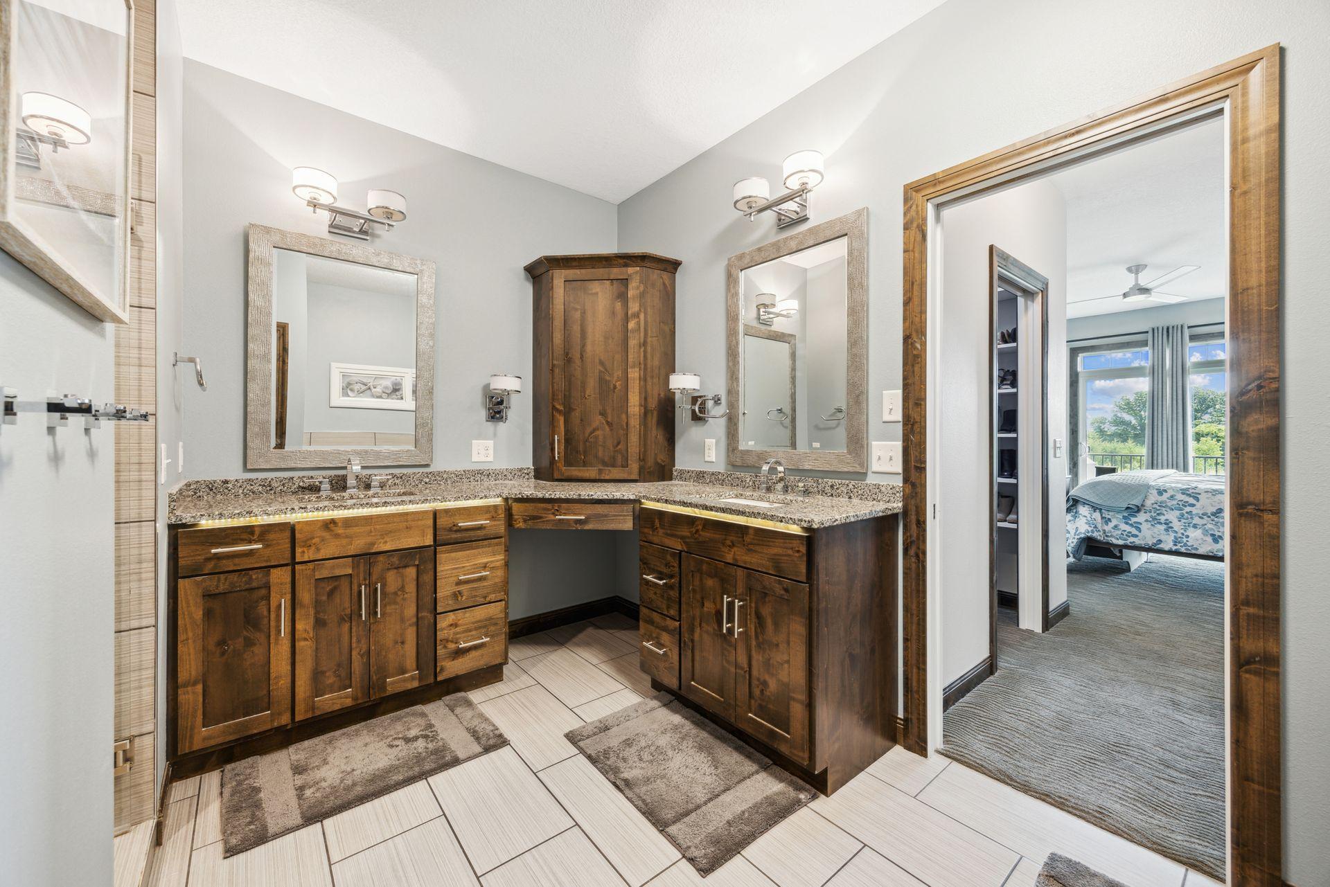 3400 Old Creek Way NE