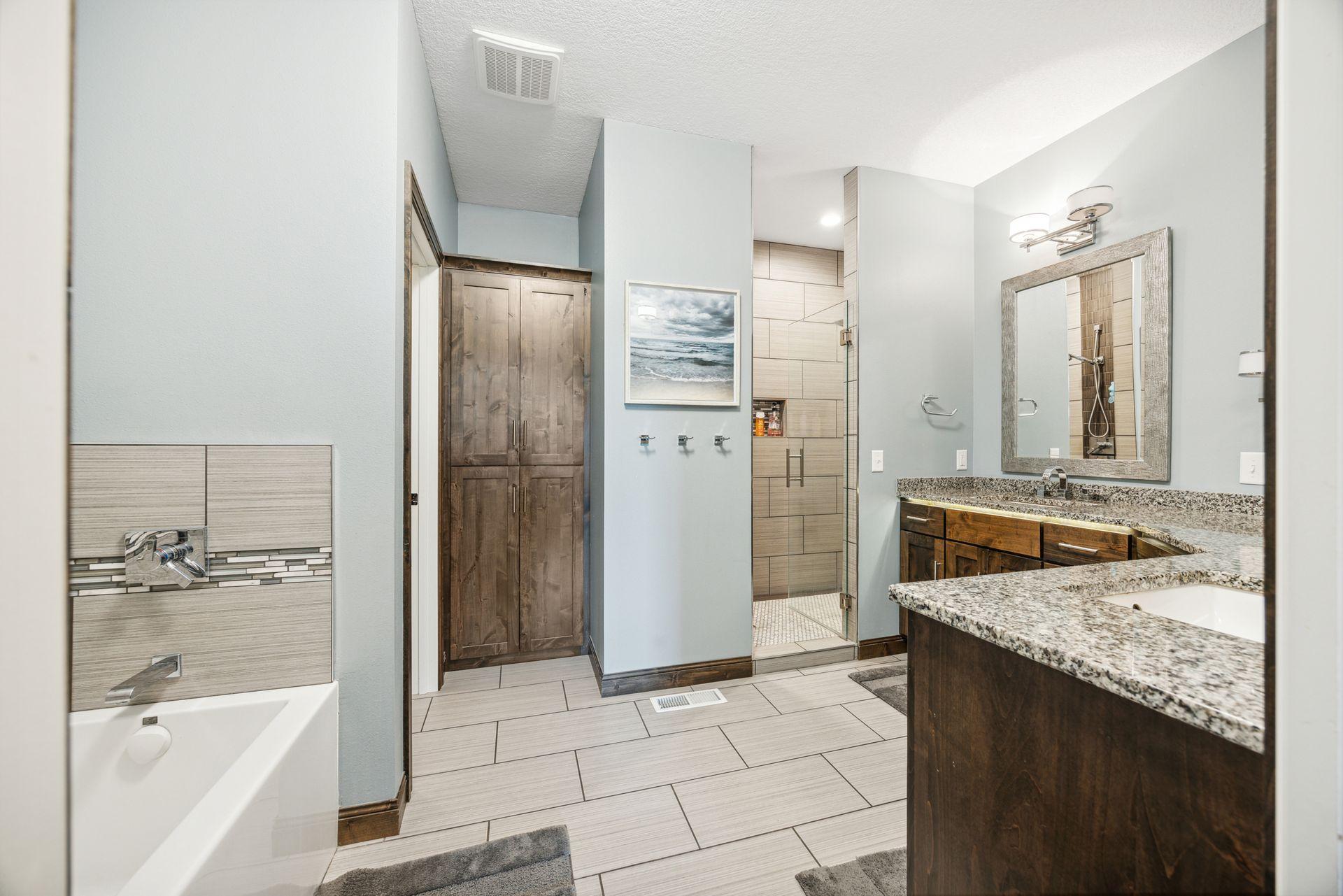 3400 Old Creek Way NE