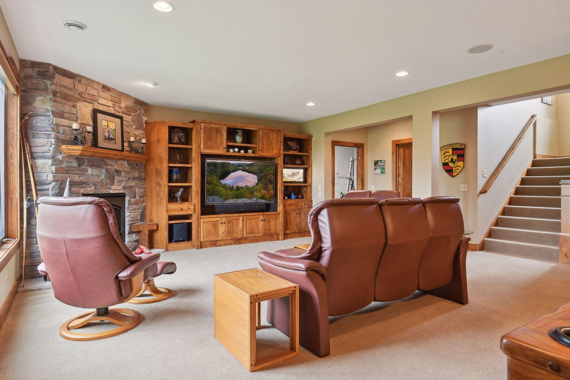 1005 Willow View Drive