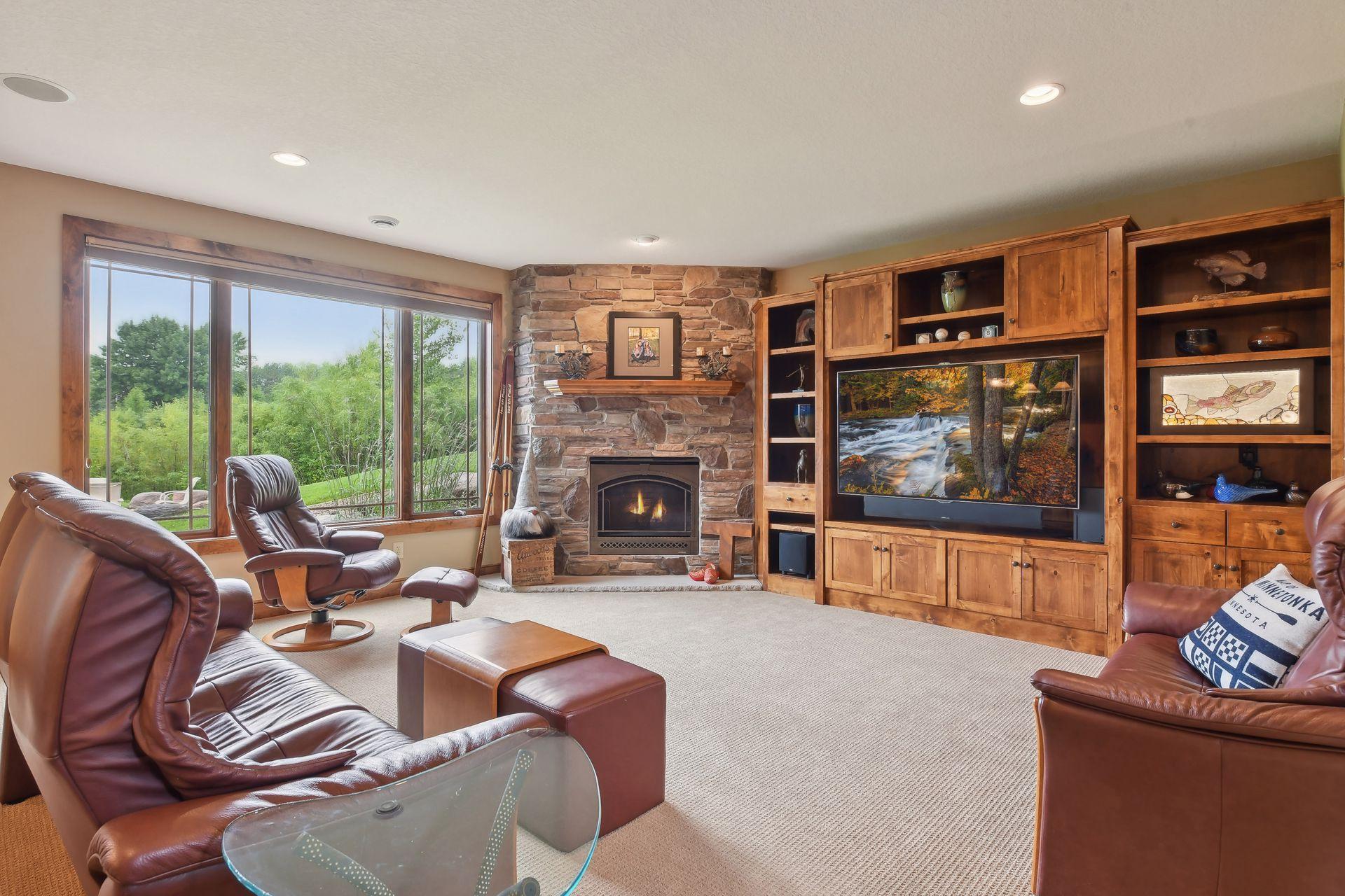 1005 Willow View Drive