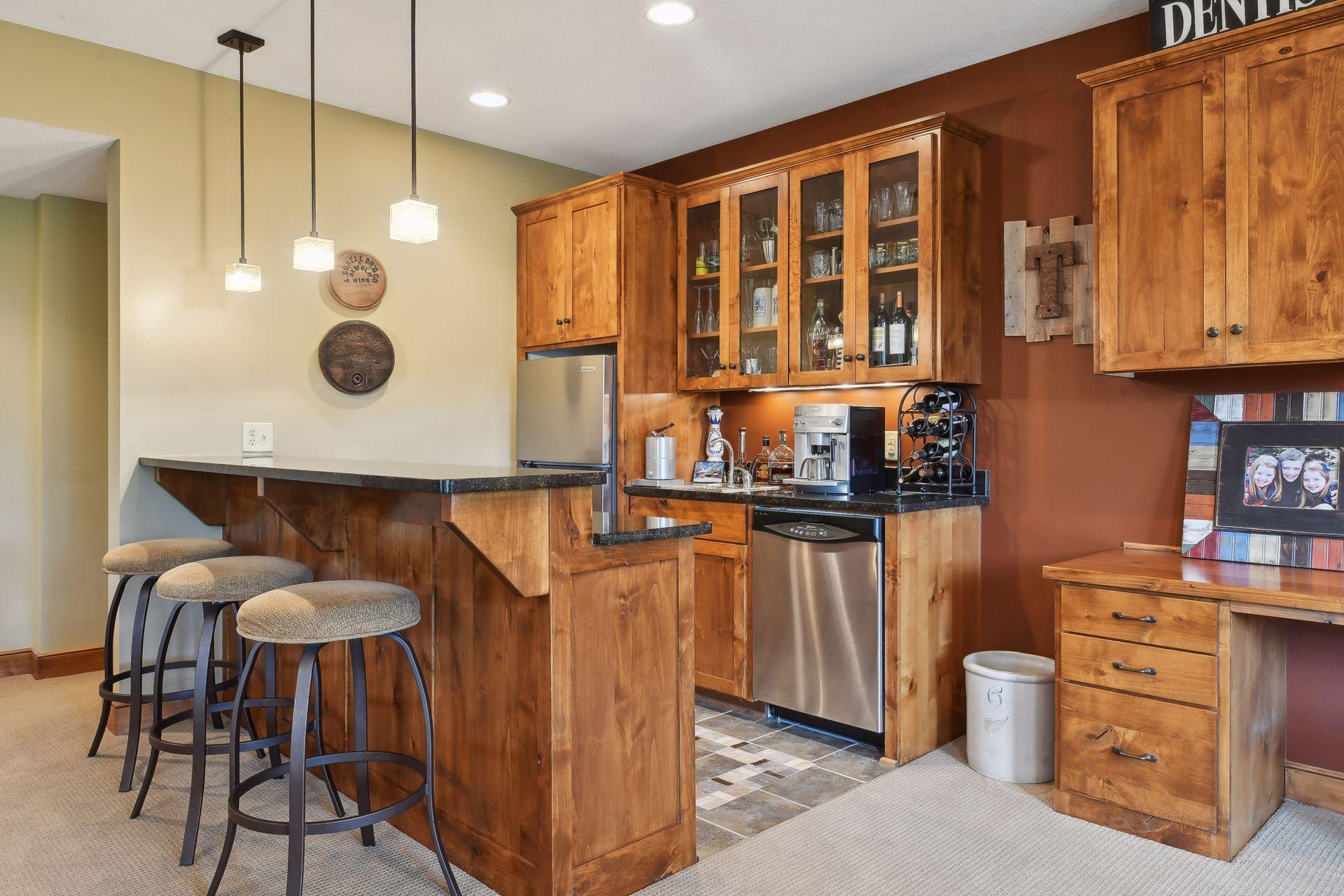 1005 Willow View Drive