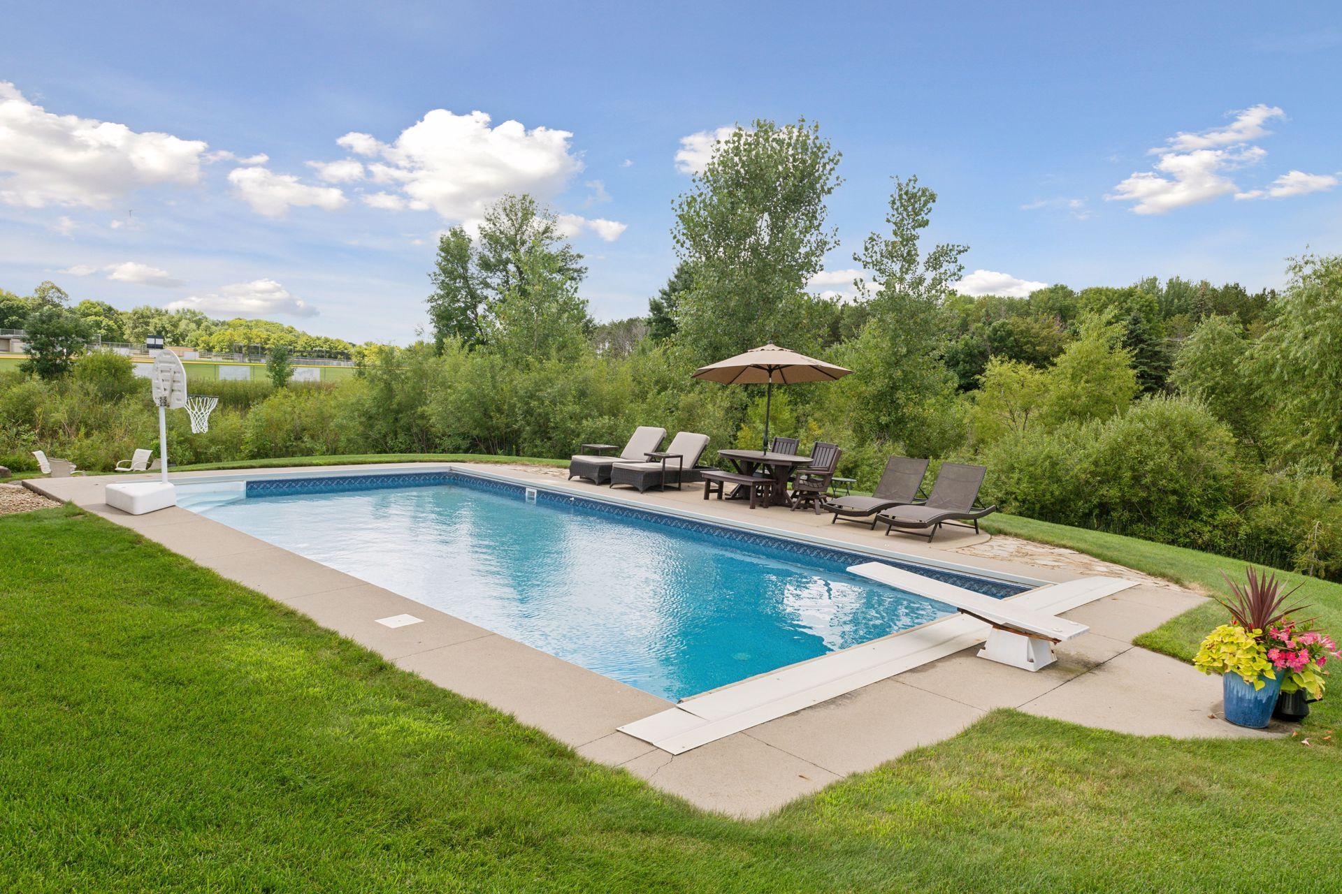 1005 Willow View Drive