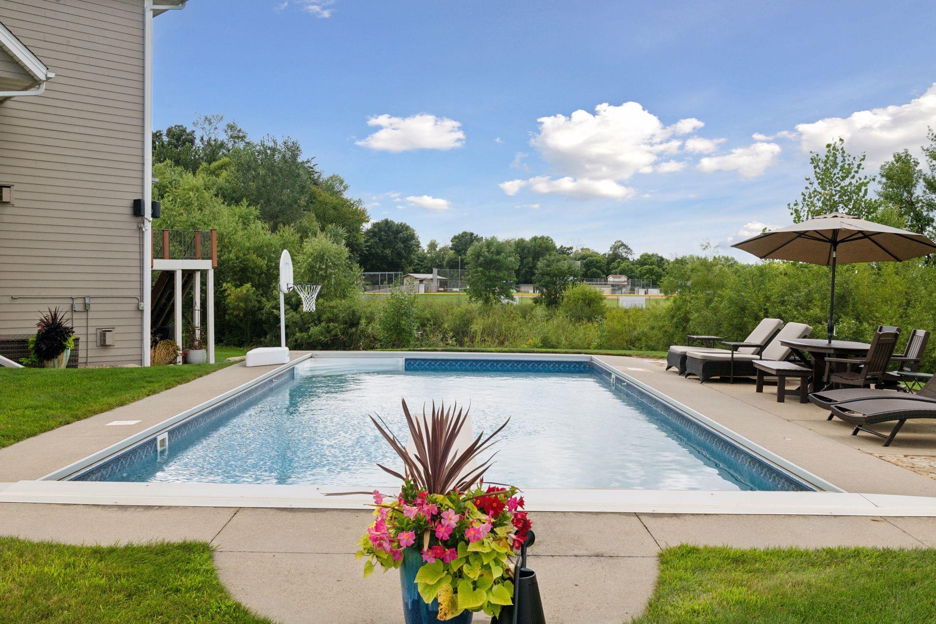 1005 Willow View Drive