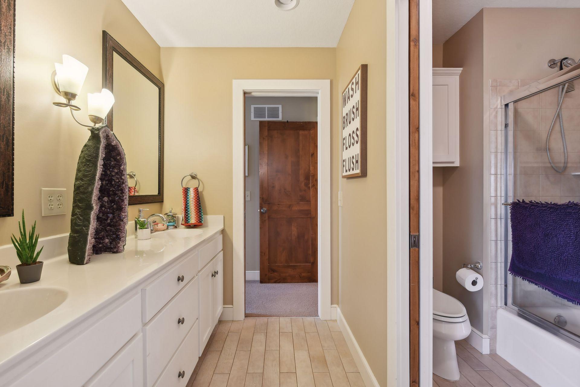 1005 Willow View Drive