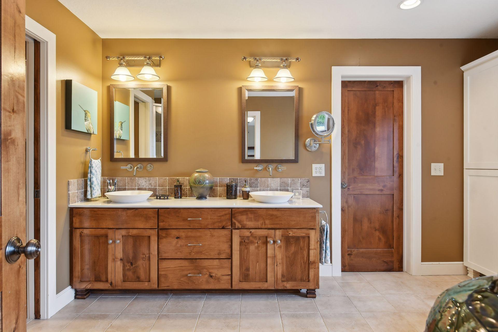 1005 Willow View Drive