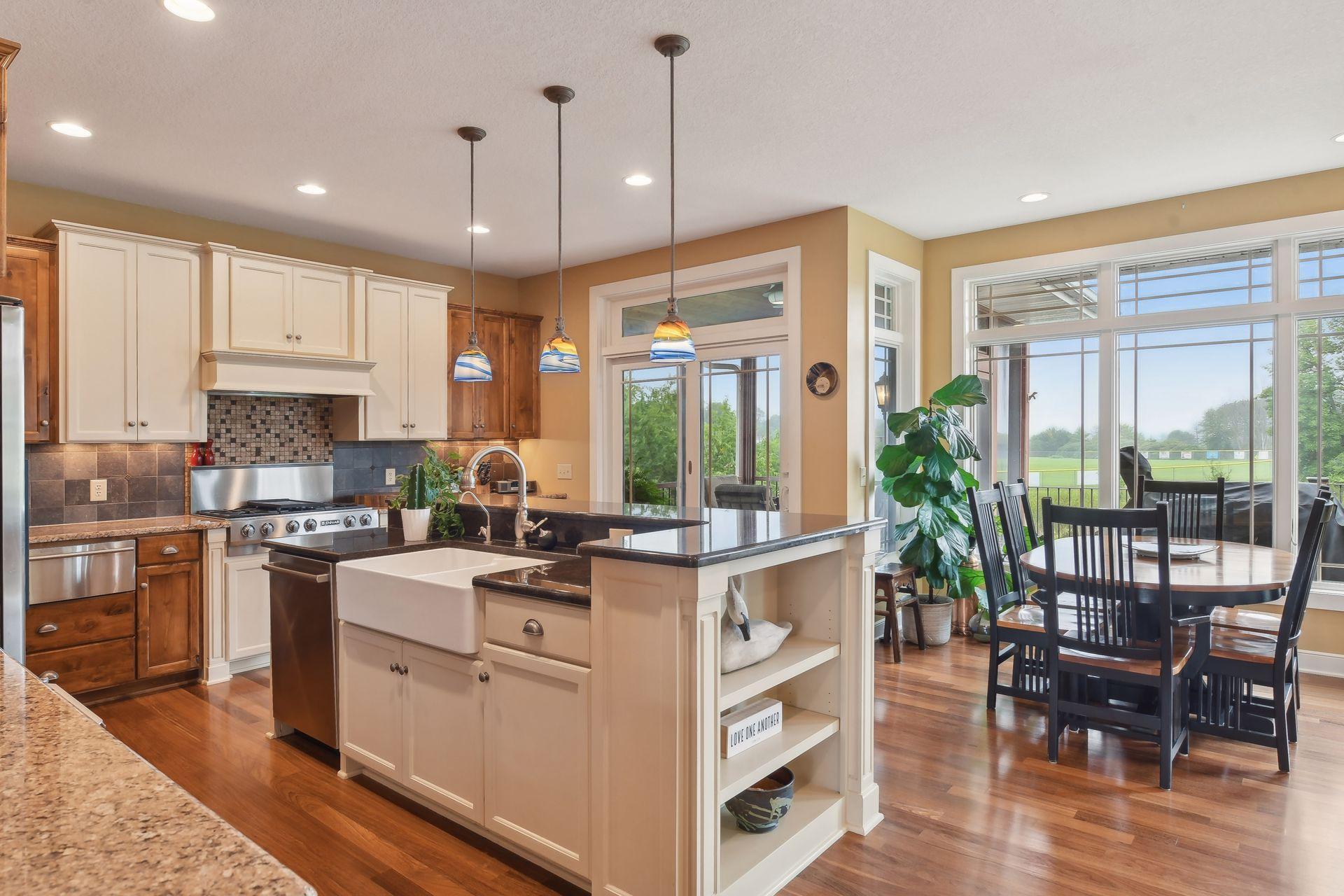 1005 Willow View Drive