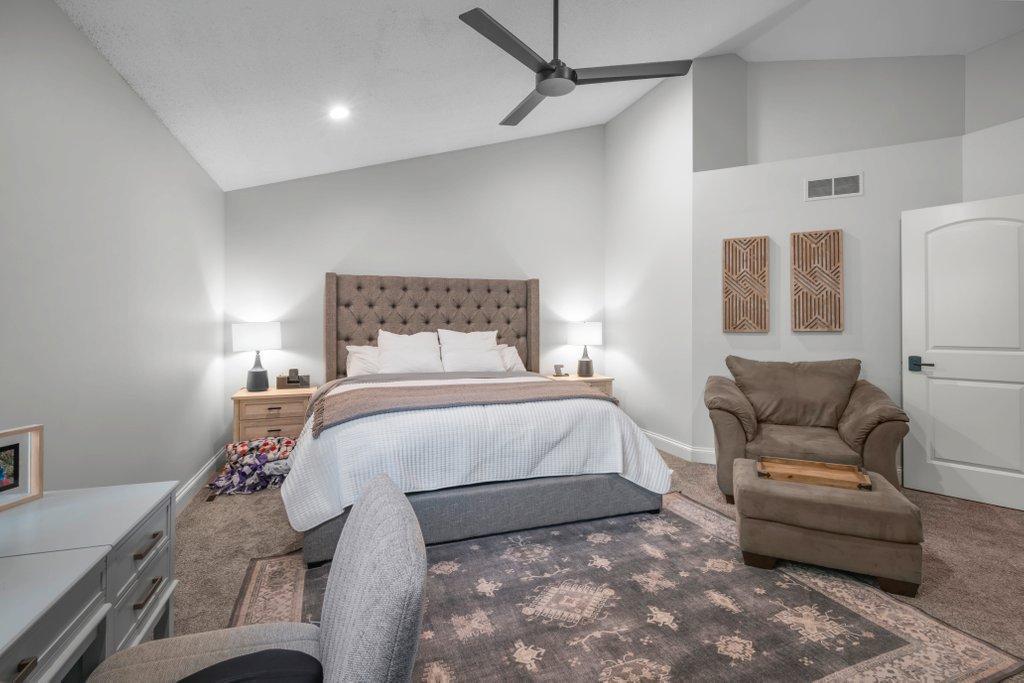 9269 Queensland Lane N