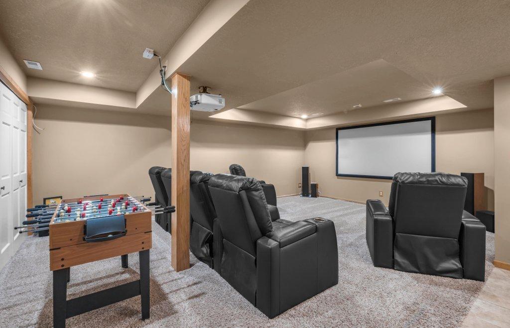 9269 Queensland Lane N