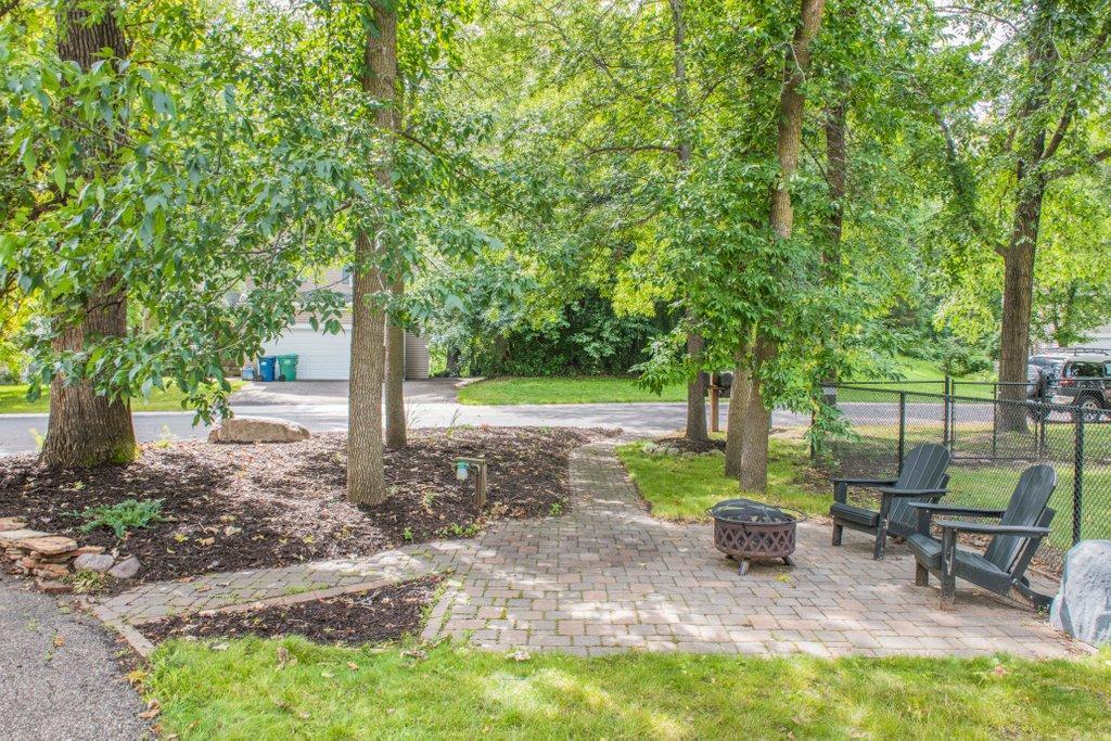 9269 Queensland Lane N