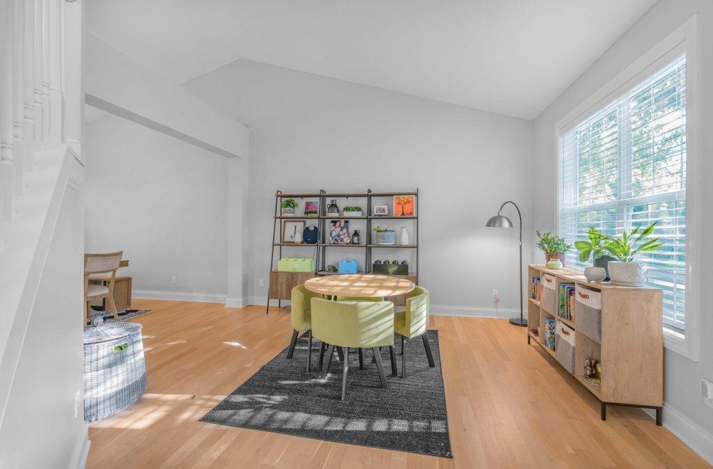 9269 Queensland Lane N