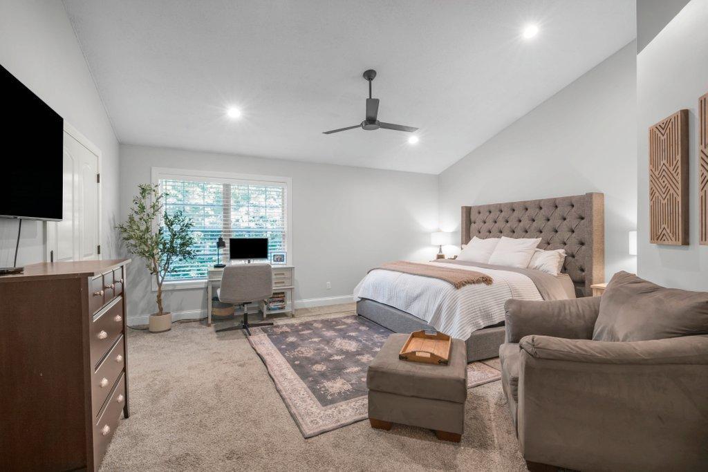 9269 Queensland Lane N