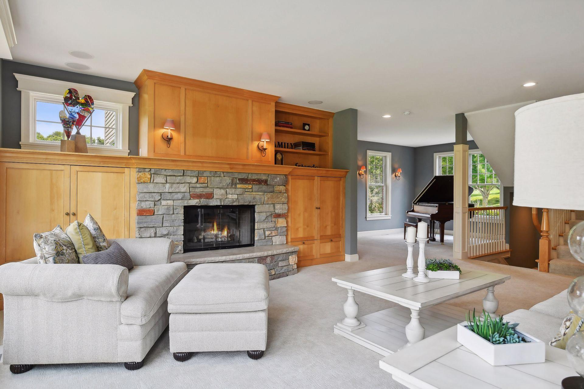 2335 Hollybush Road