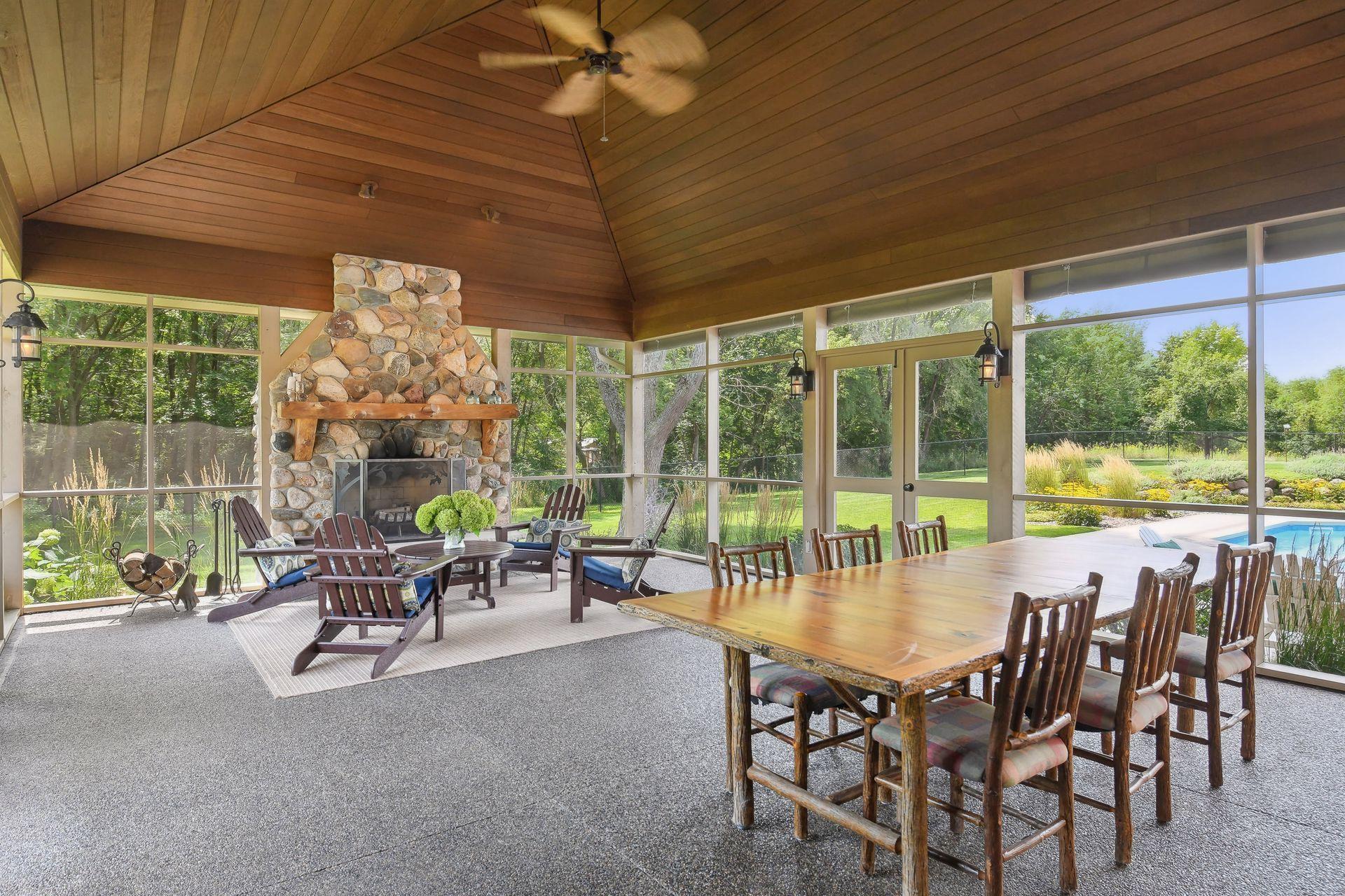 2335 Hollybush Road