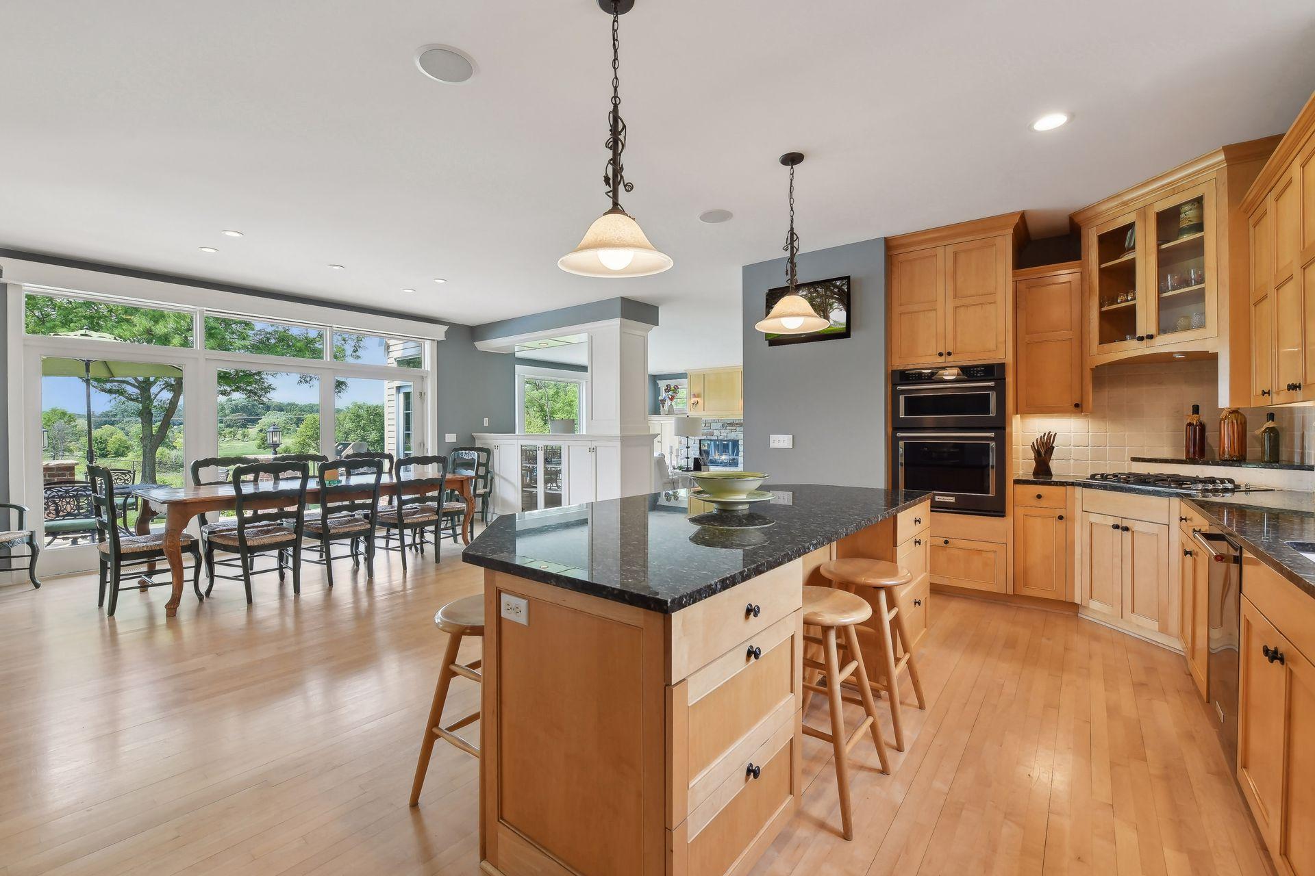 2335 Hollybush Road