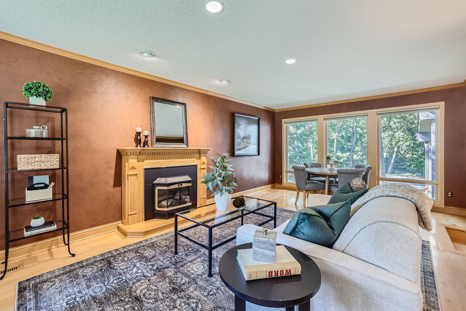 6021 Killarney Lane S