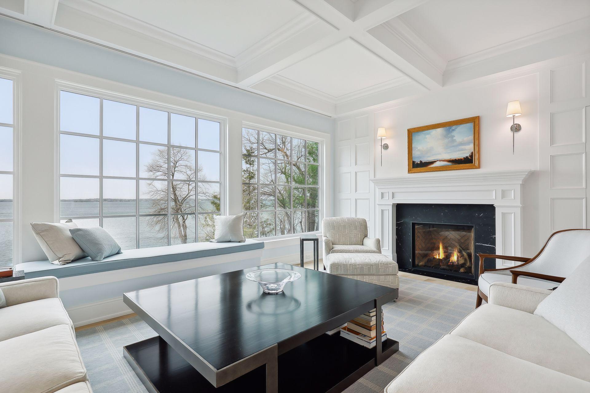 19720 Lakeview Avenue