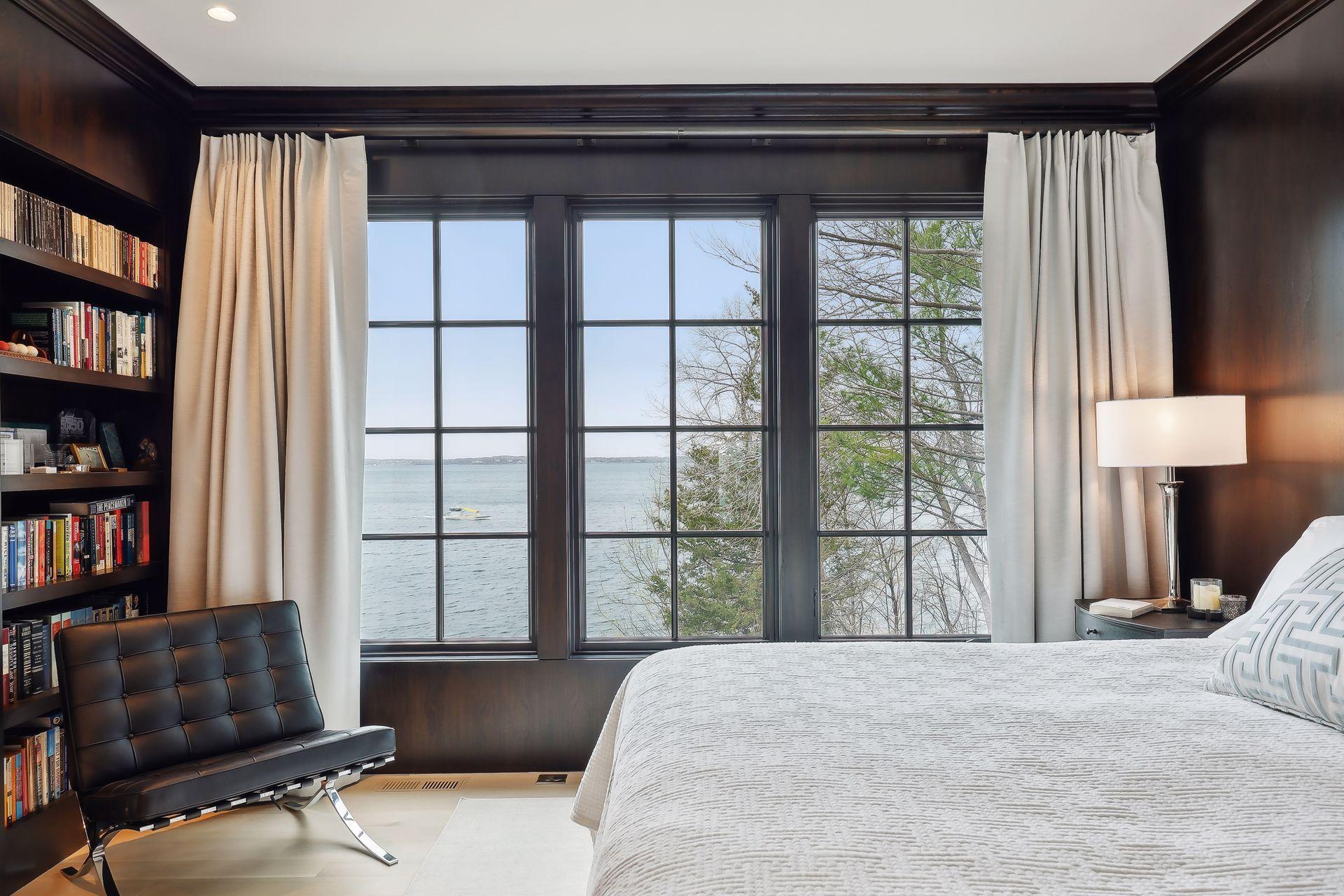 19720 Lakeview Avenue