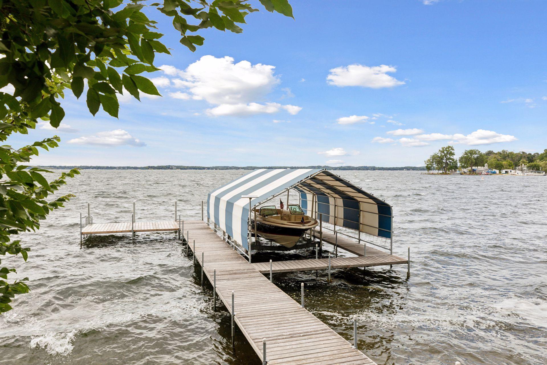 19720 Lakeview Avenue