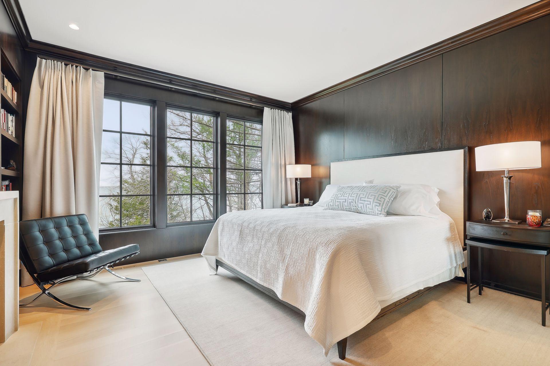 19720 Lakeview Avenue