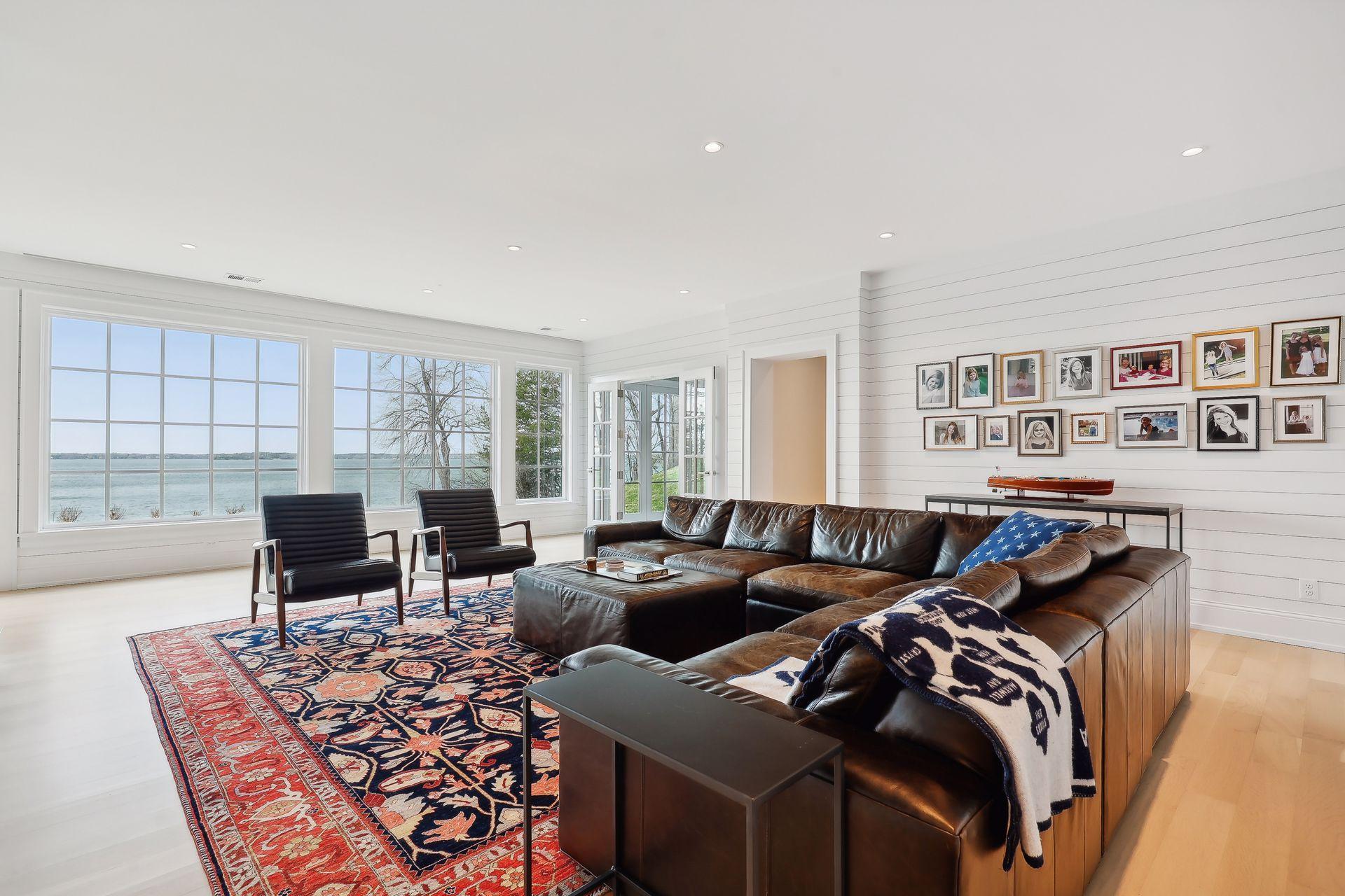 19720 Lakeview Avenue