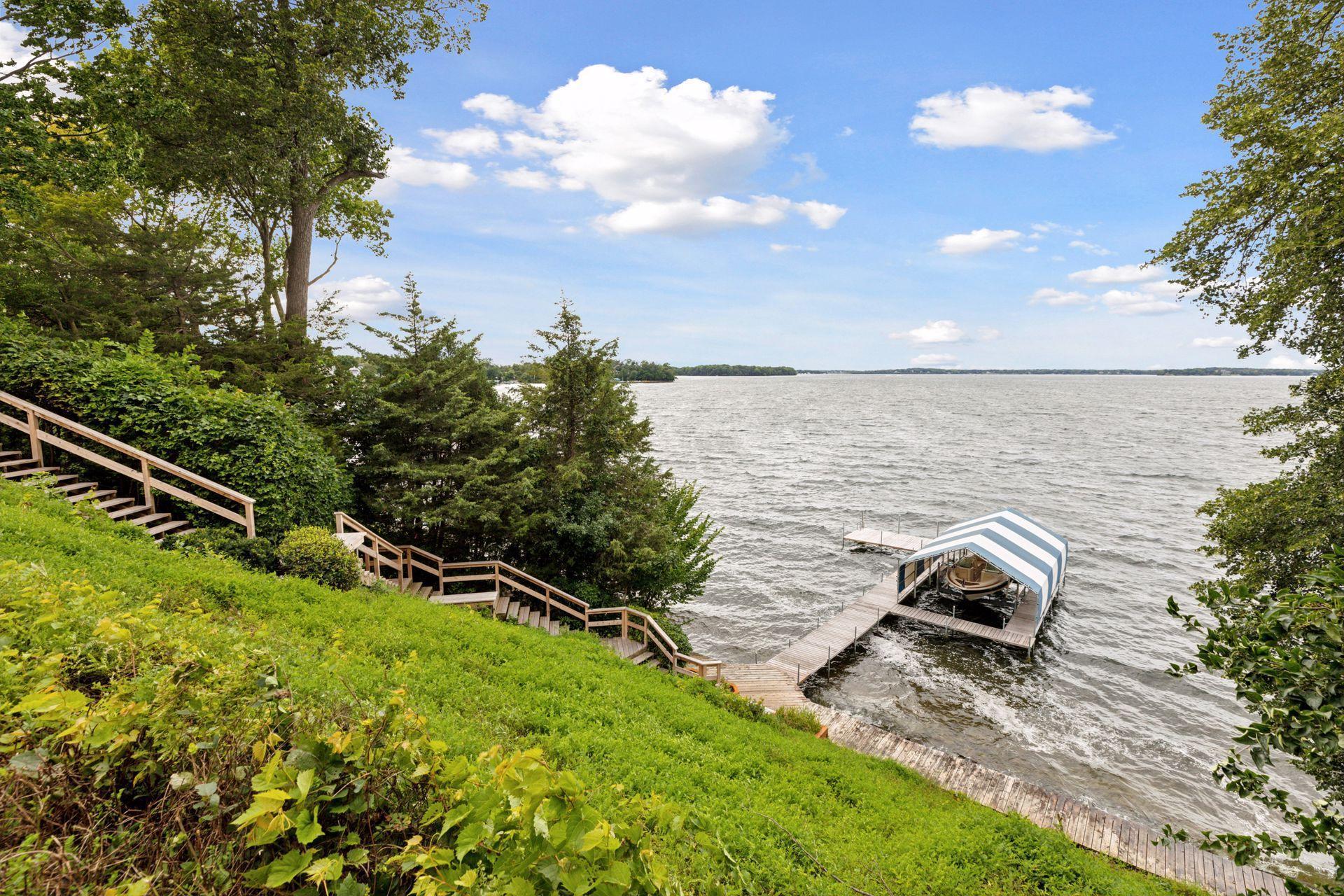 19720 Lakeview Avenue