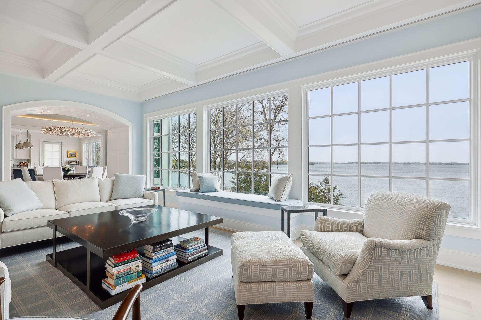 19720 Lakeview Avenue