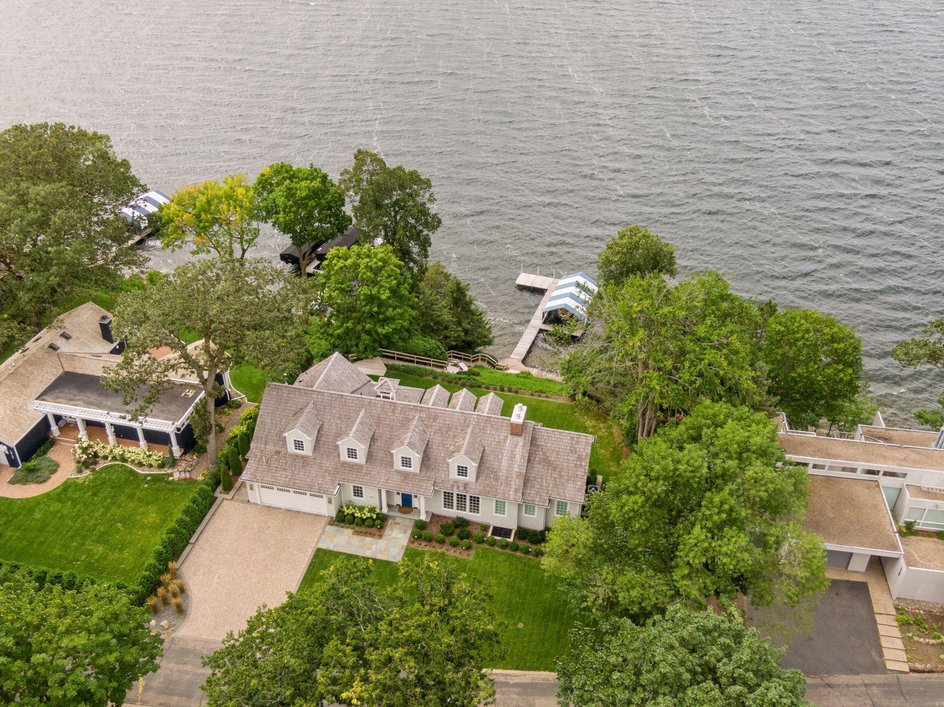 19720 Lakeview Avenue