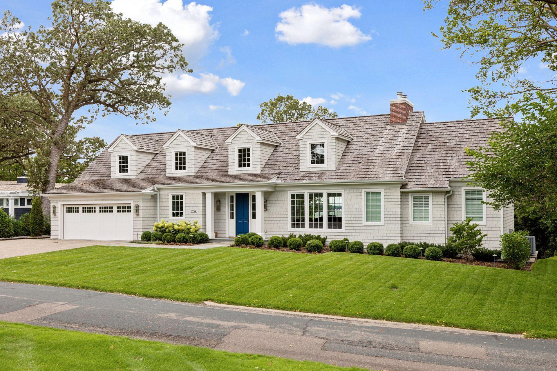 19720 Lakeview Avenue