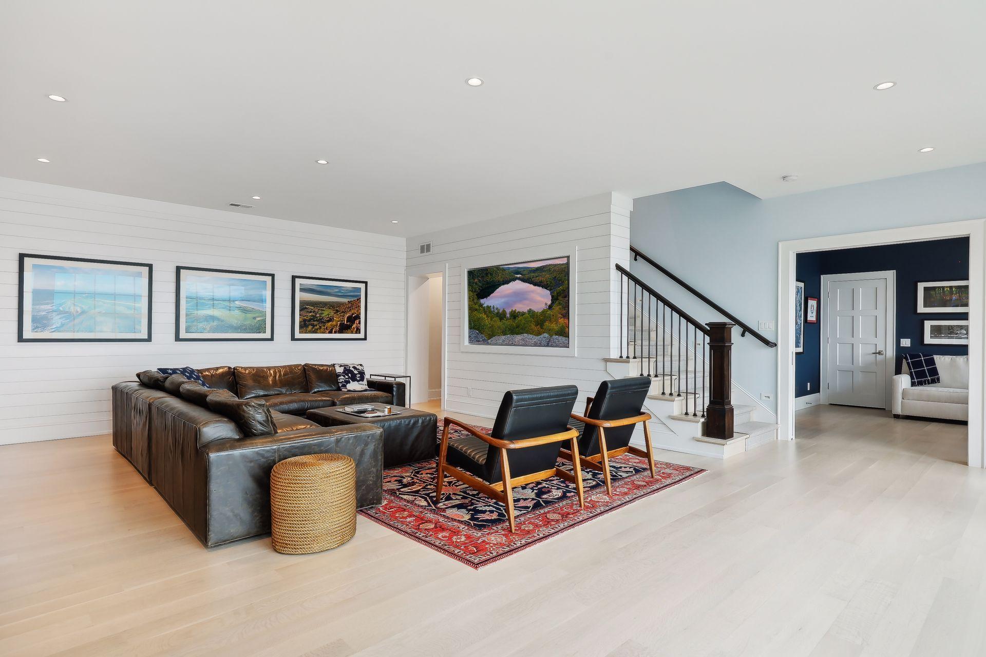 19720 Lakeview Avenue