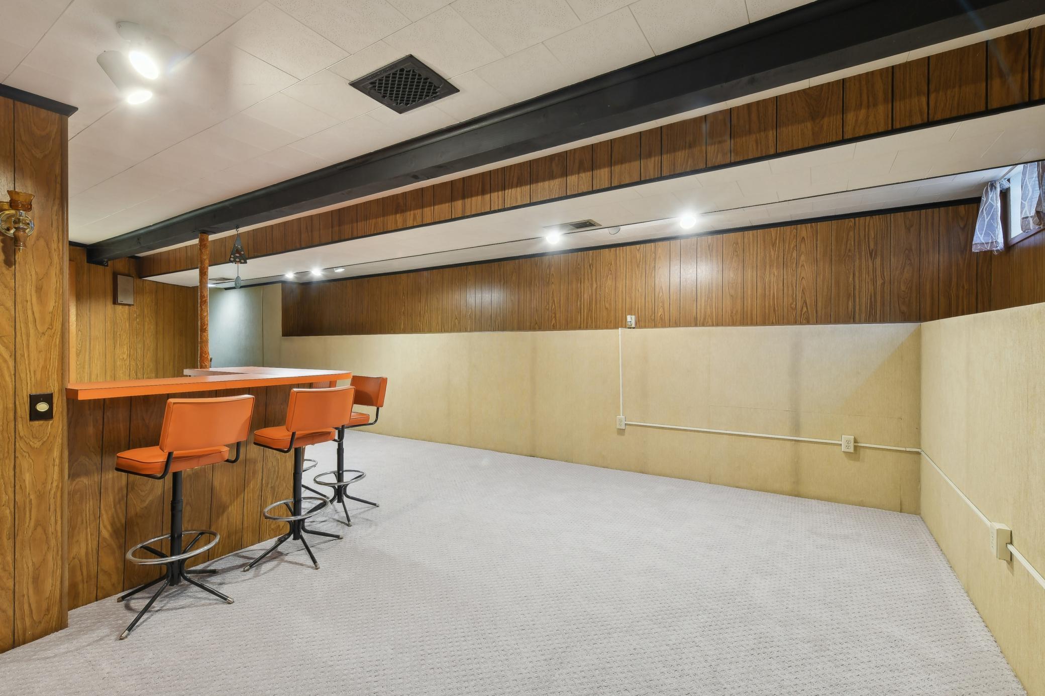 8421 Elliot Avenue S