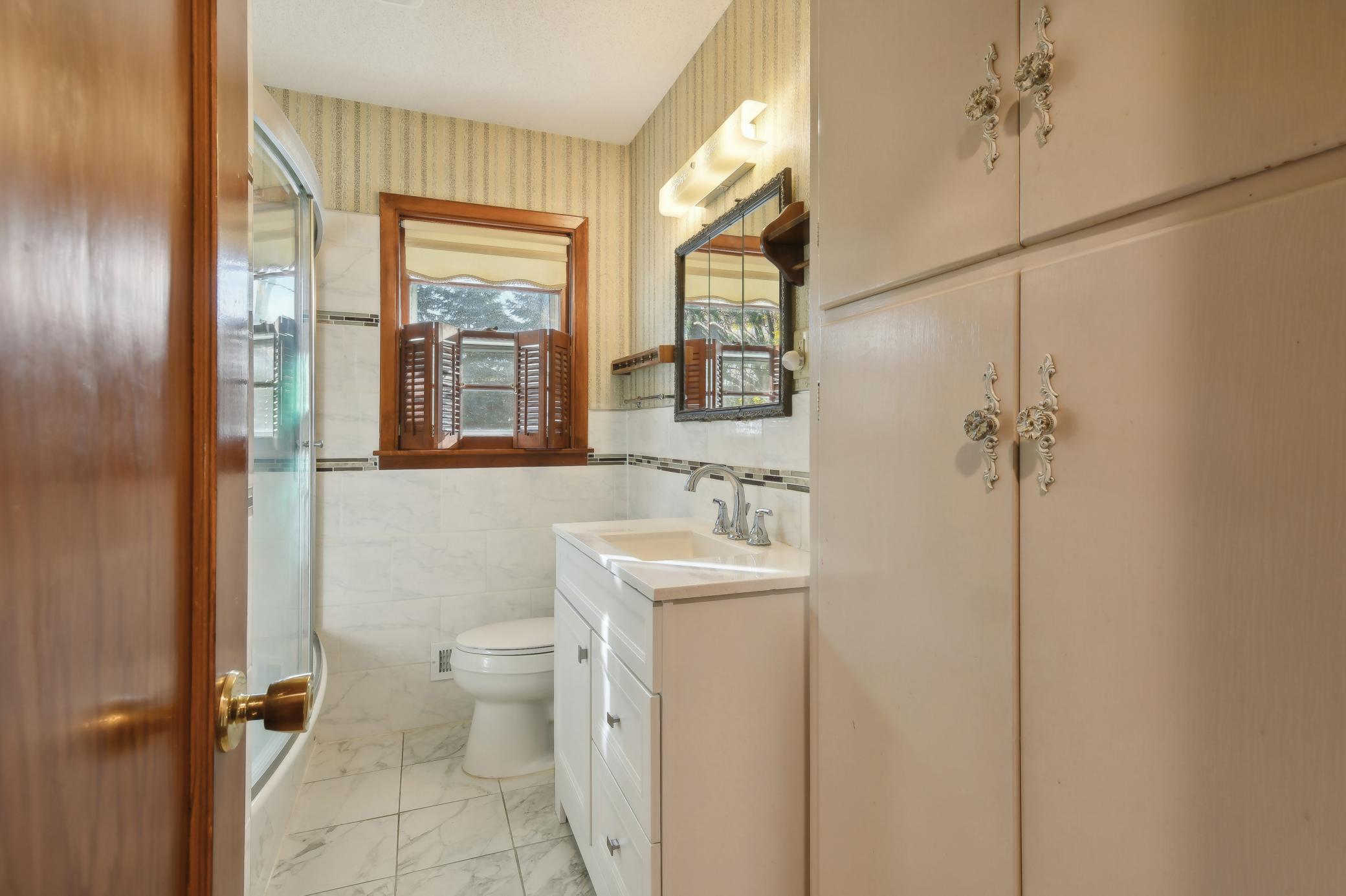 8421 Elliot Avenue S