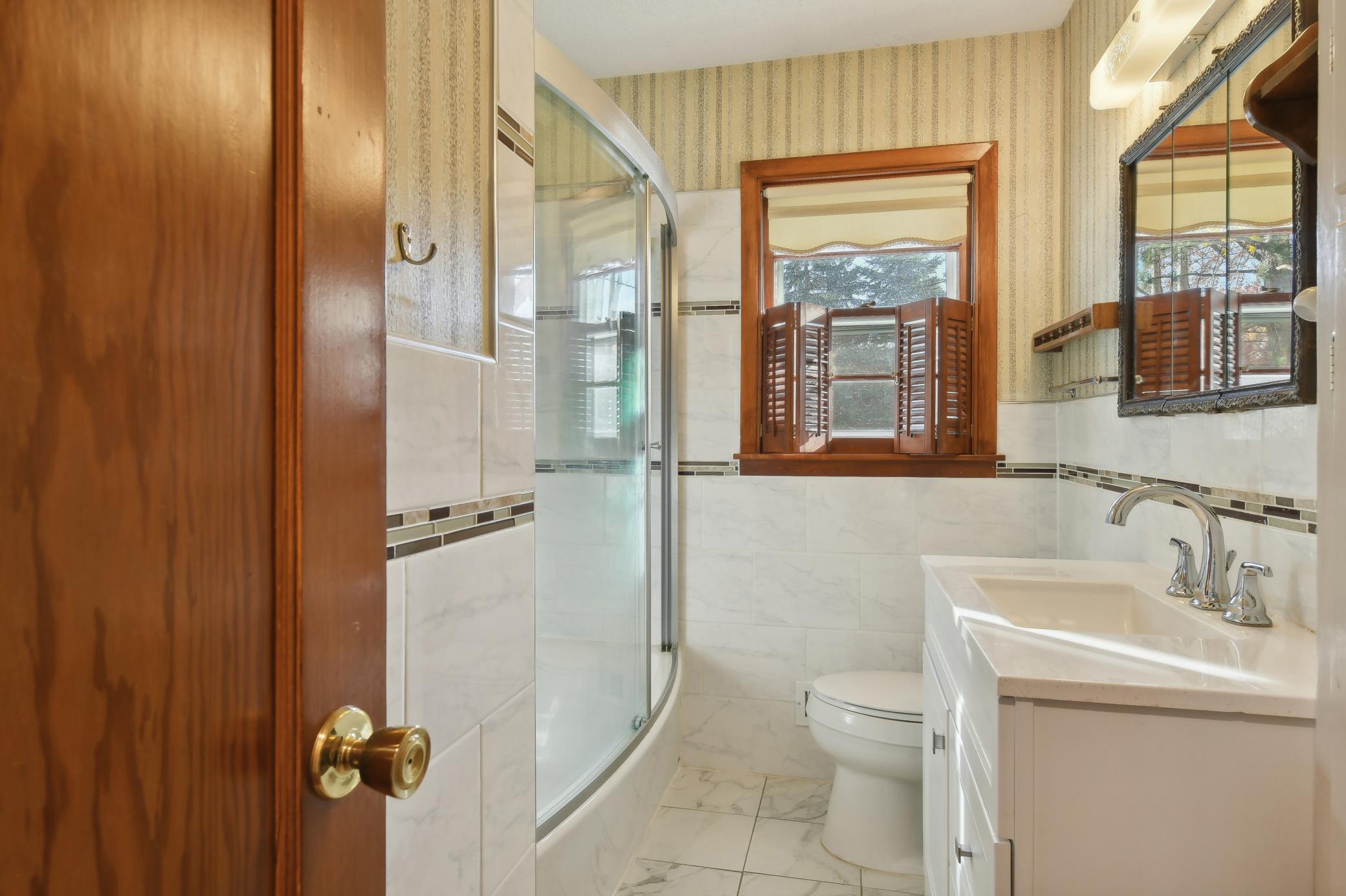 8421 Elliot Avenue S