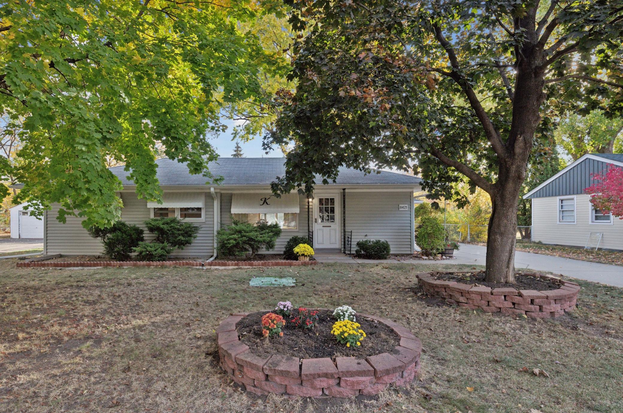 8421 Elliot Avenue S