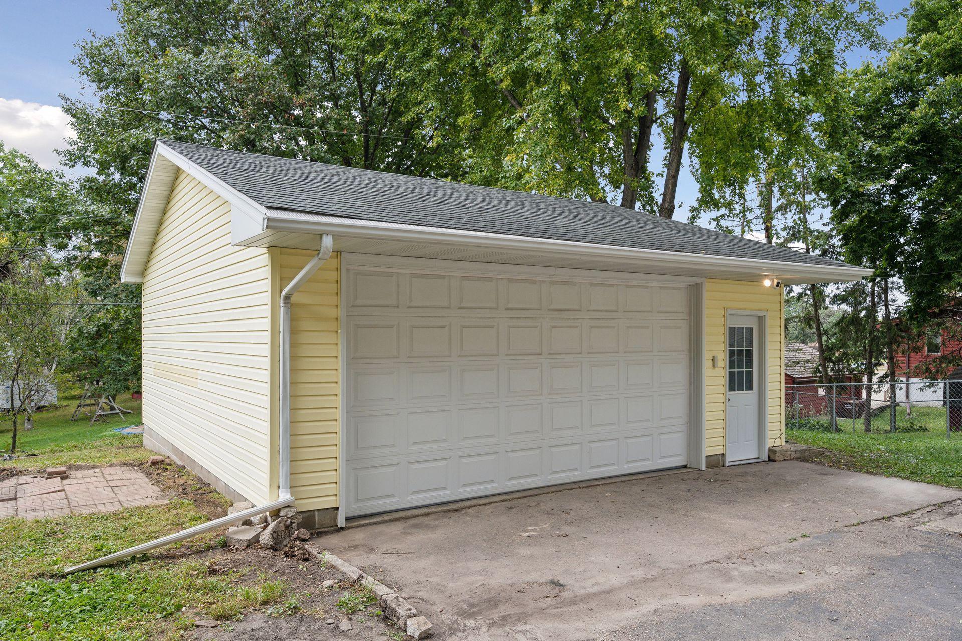 505 Lake Boulevard S