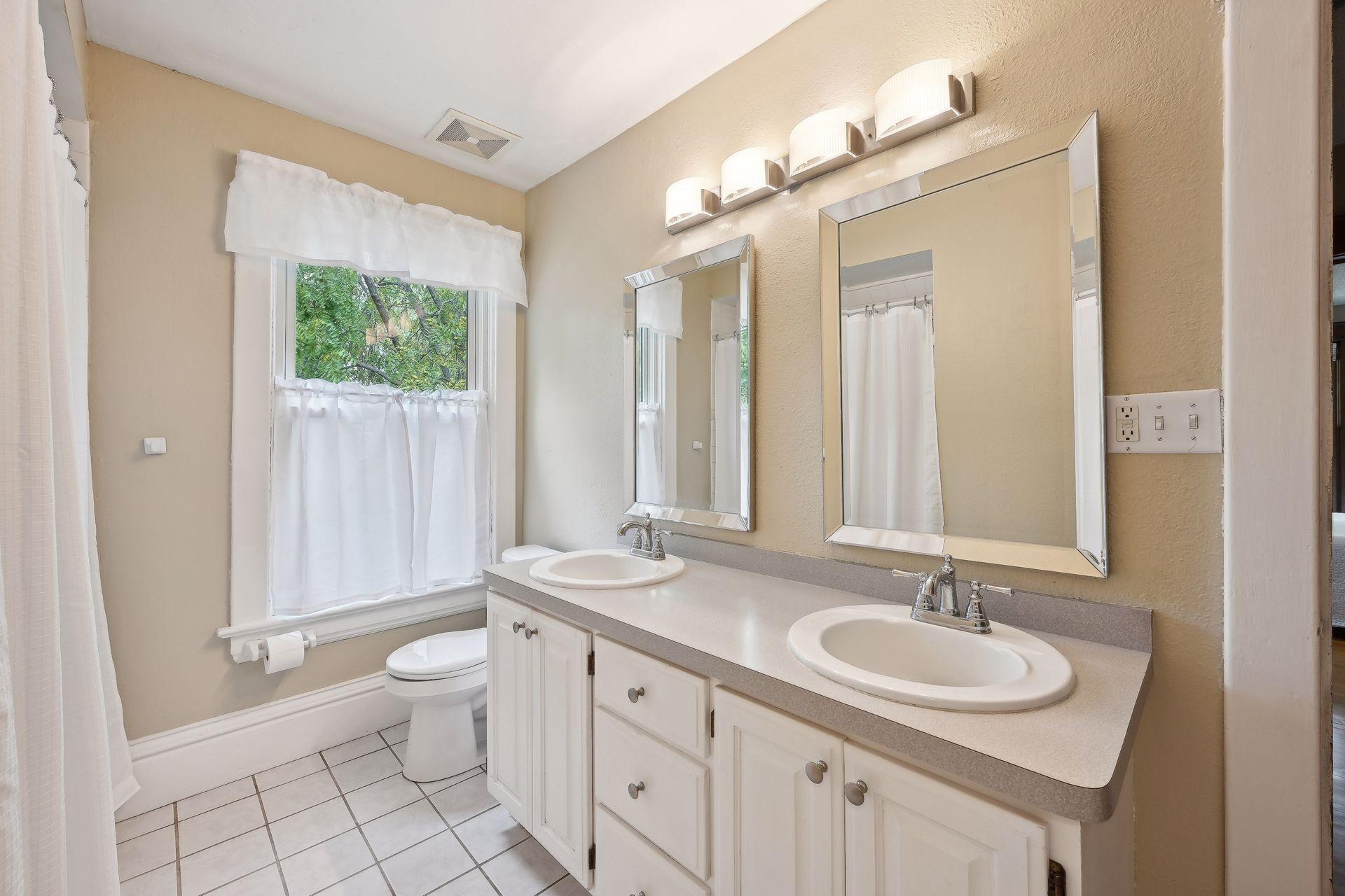 505 Lake Boulevard S