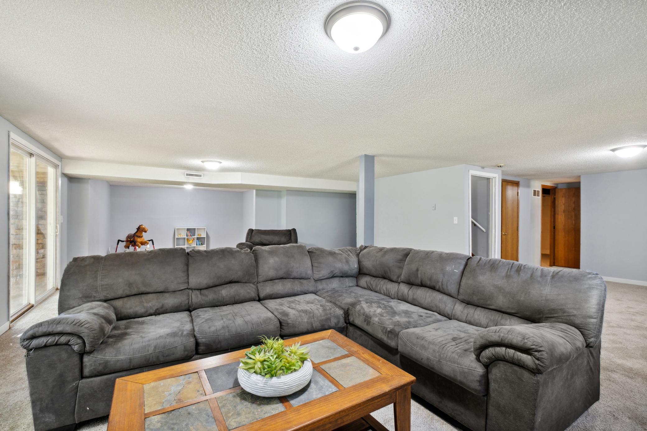3500 Rose Circle NW