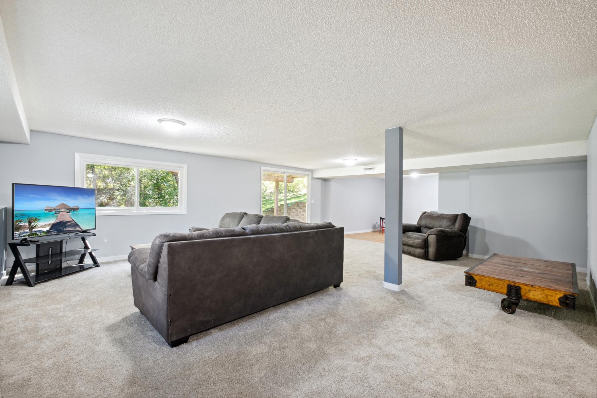 3500 Rose Circle NW