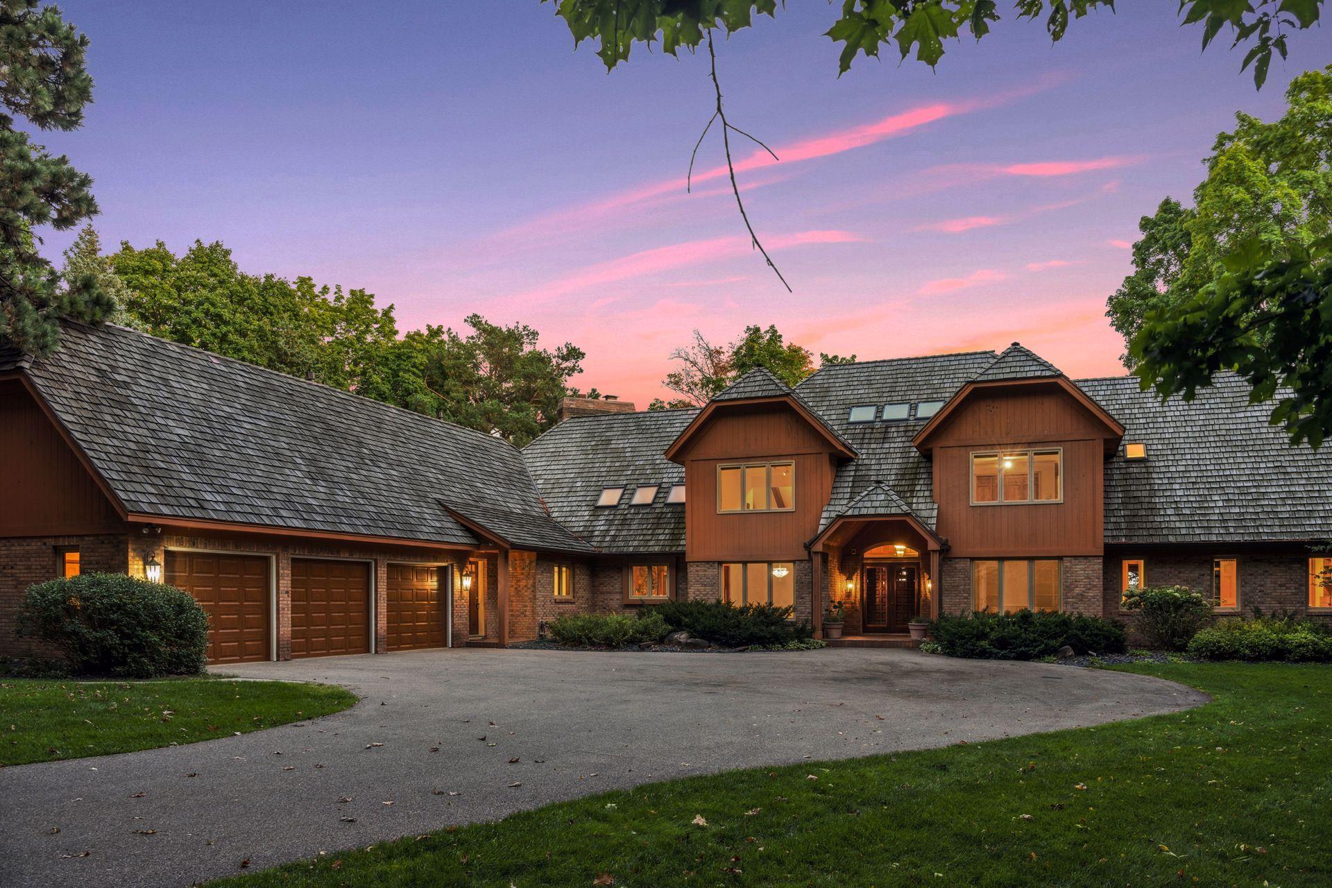 5810 Hardscrabble Circle