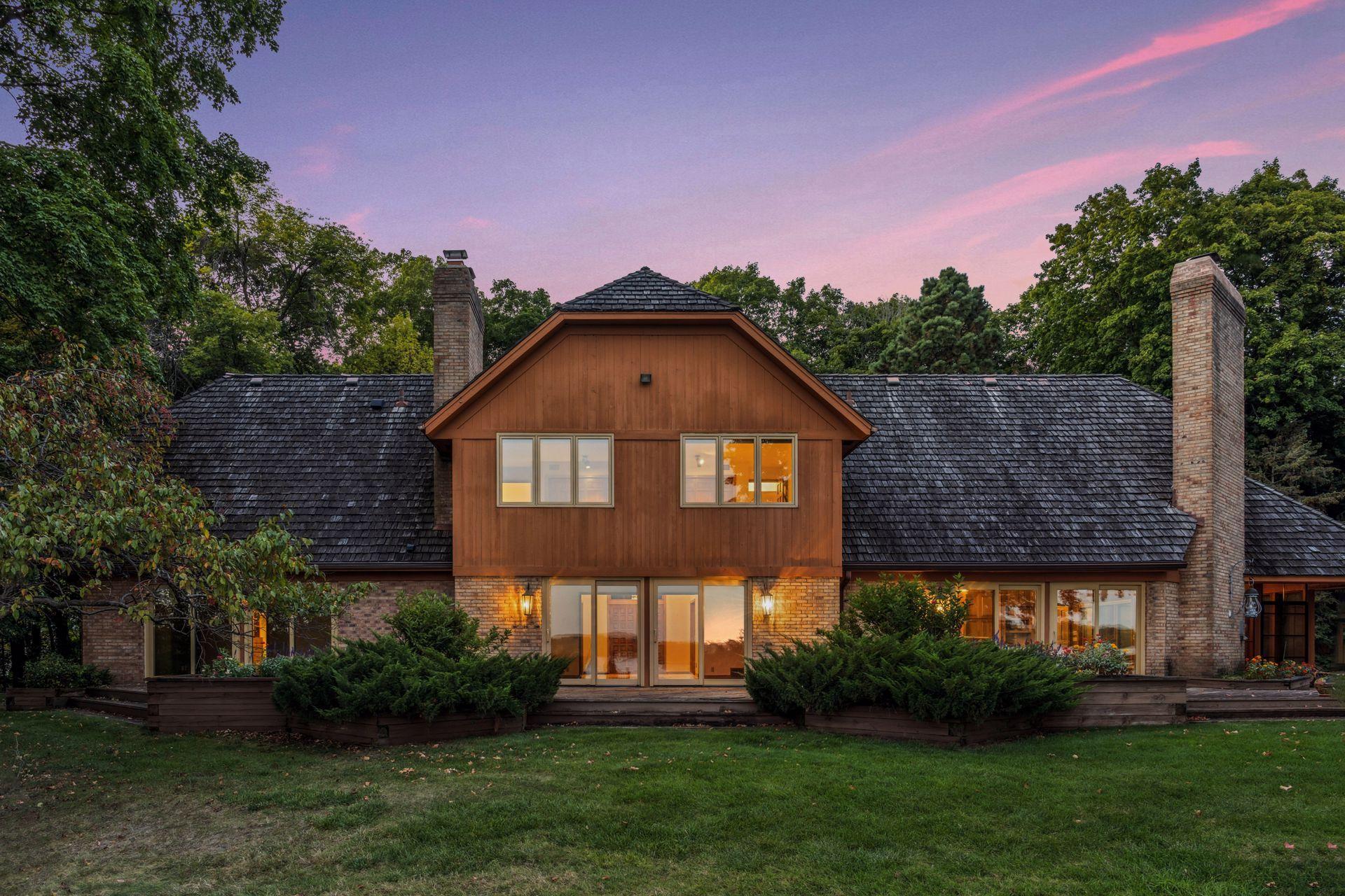 5810 Hardscrabble Circle