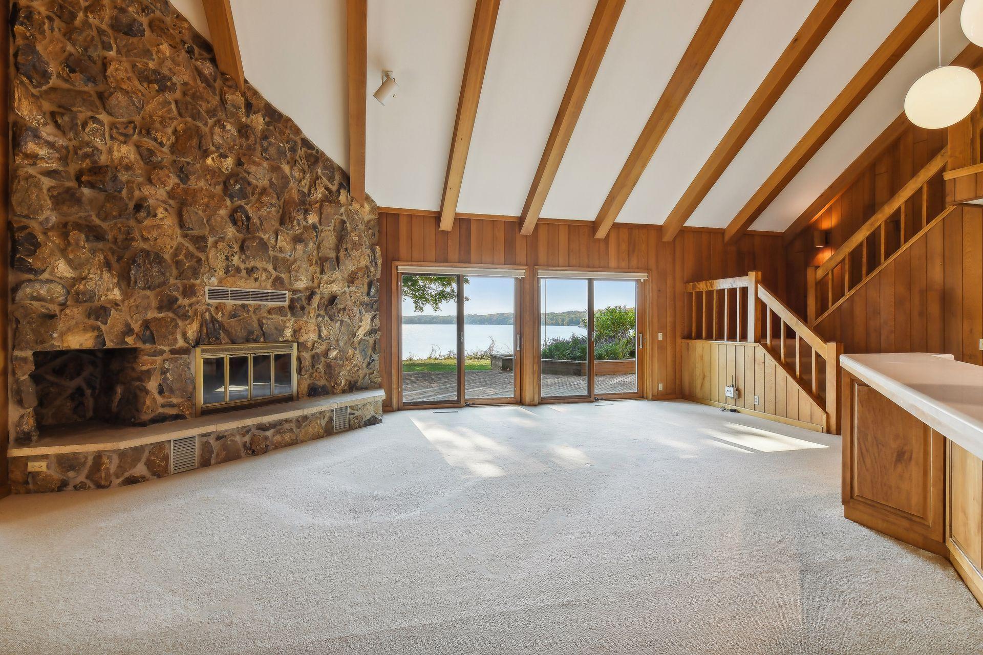 5810 Hardscrabble Circle