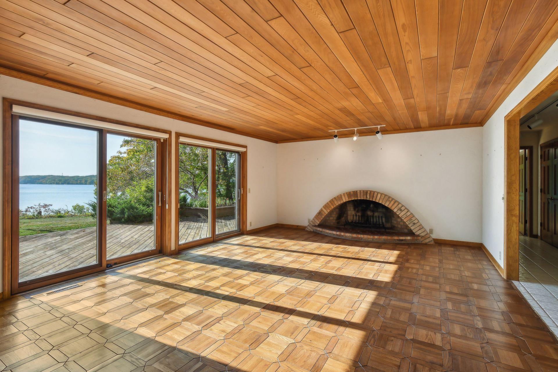 5810 Hardscrabble Circle