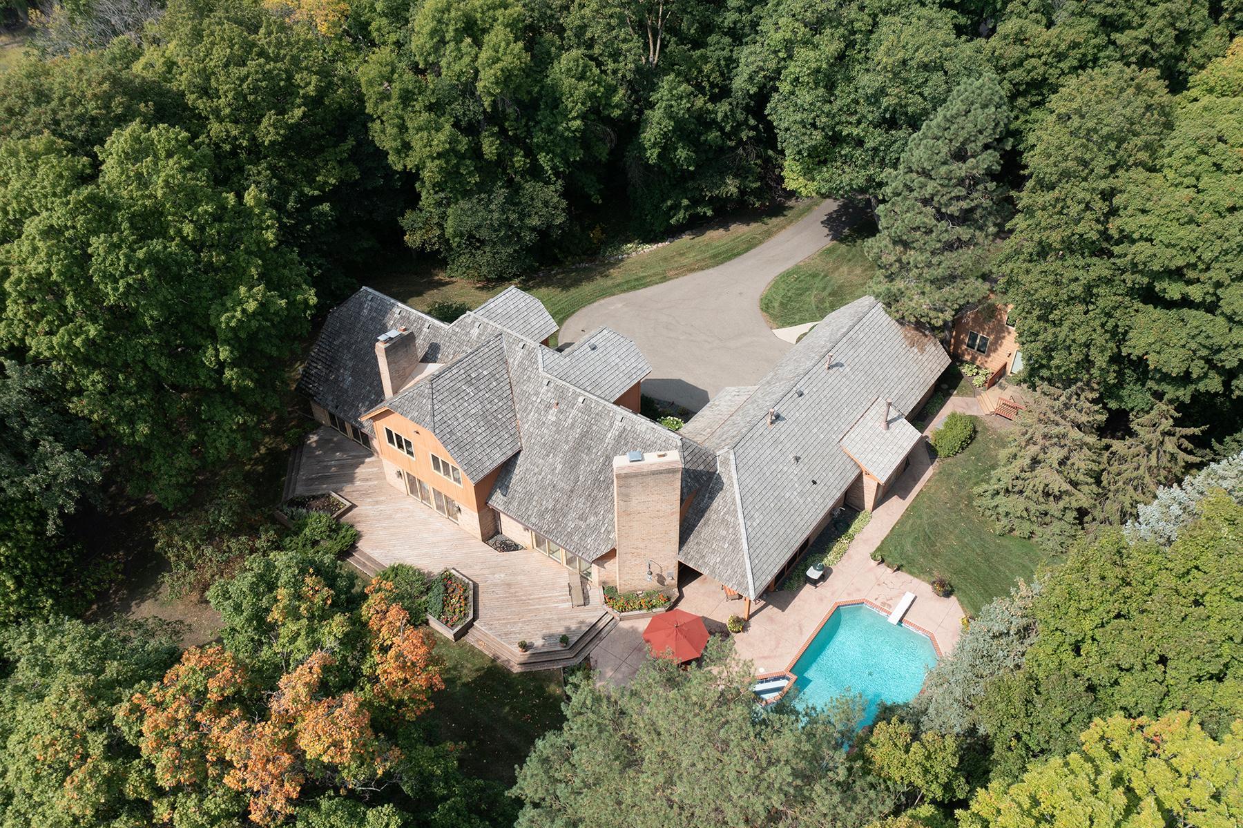 5810 Hardscrabble Circle