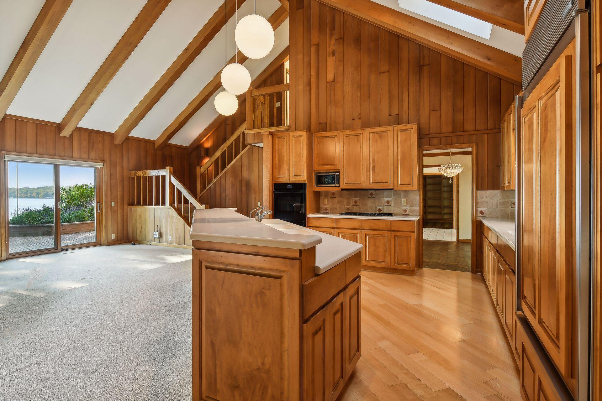 5810 Hardscrabble Circle