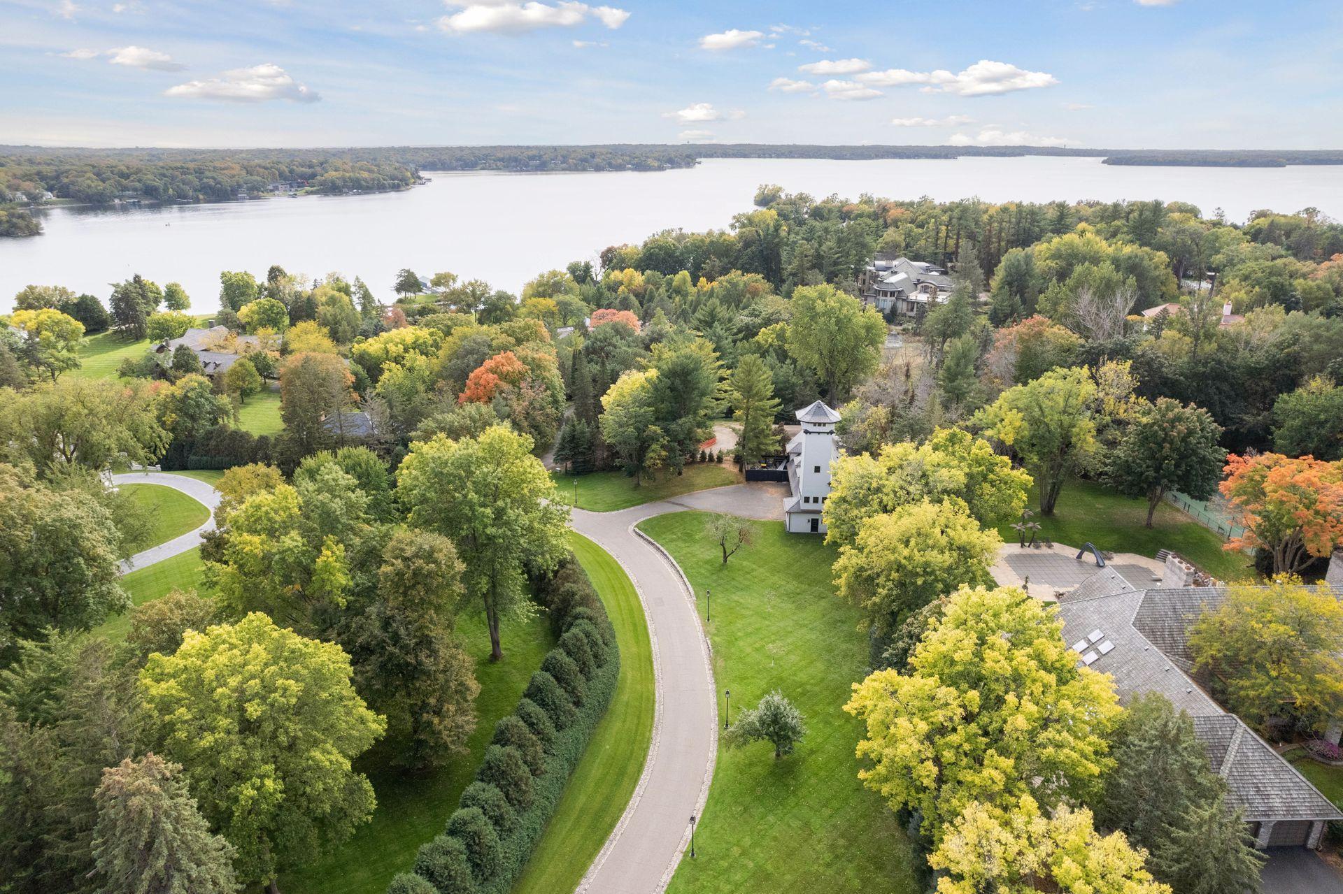 308 Ferndale Road W