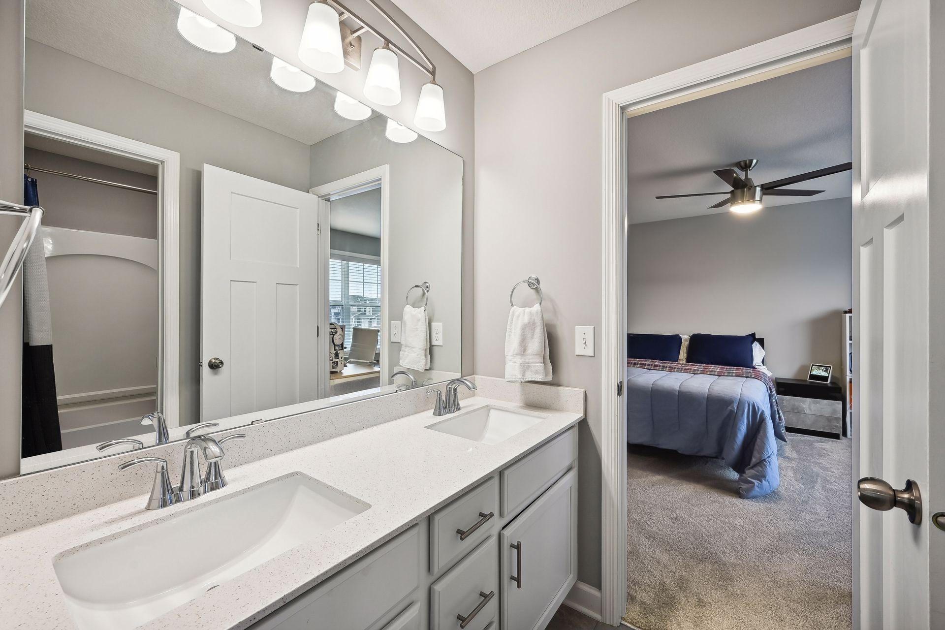 11163 Meadow View Lane